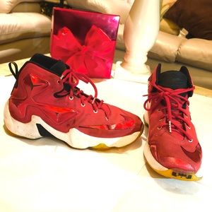 Nike James Lebron shoes sneakers